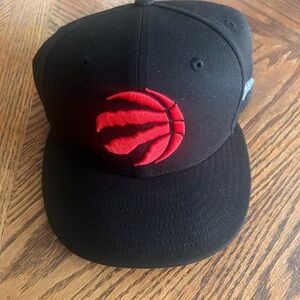 Toronto Raptors Fitted Cap with Logo